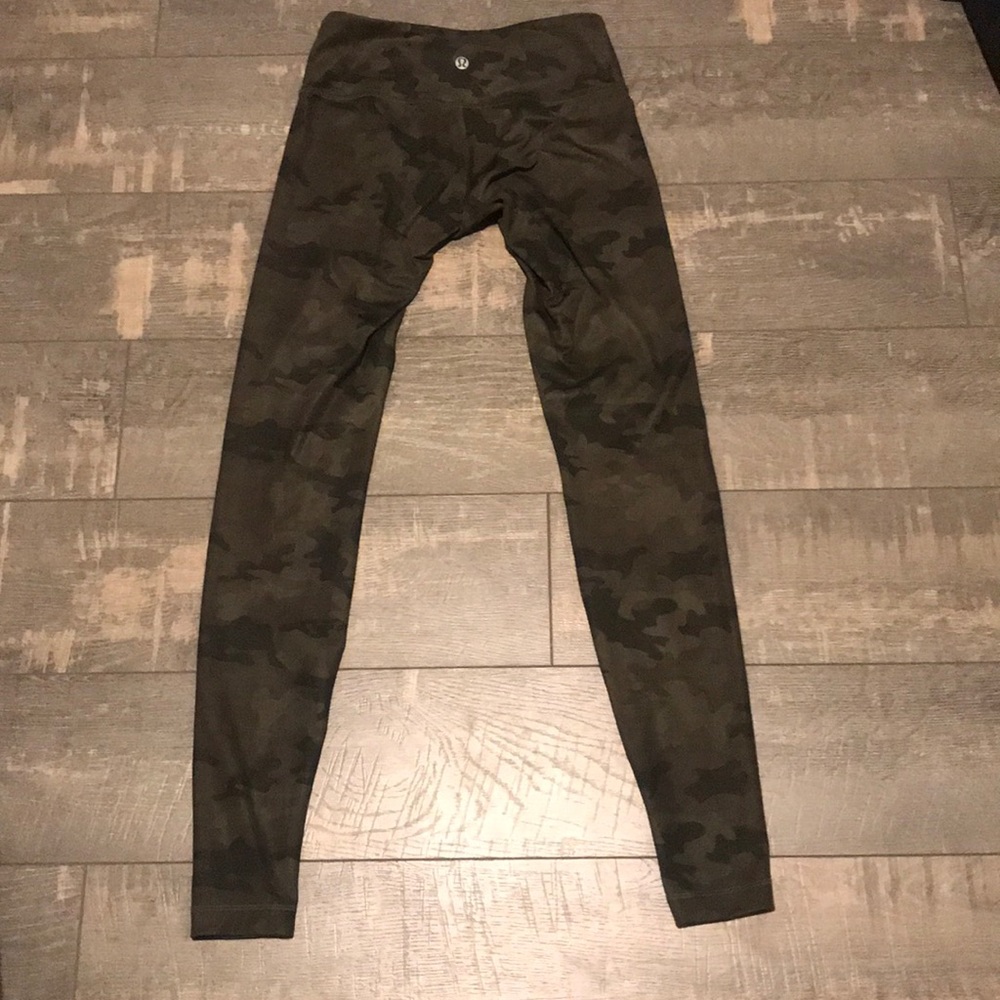 Lululemon 28” camo leggings - size 4